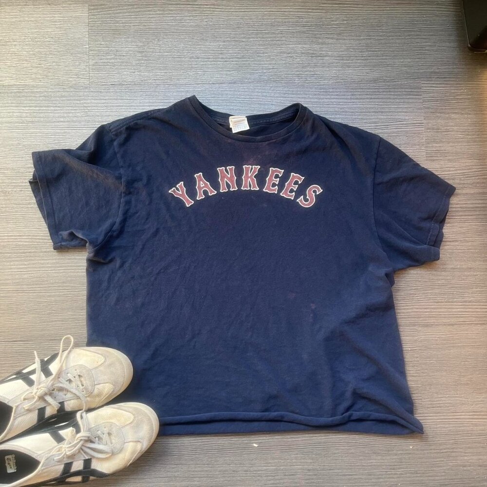 Delta Men's Navy and Blue T-shirt